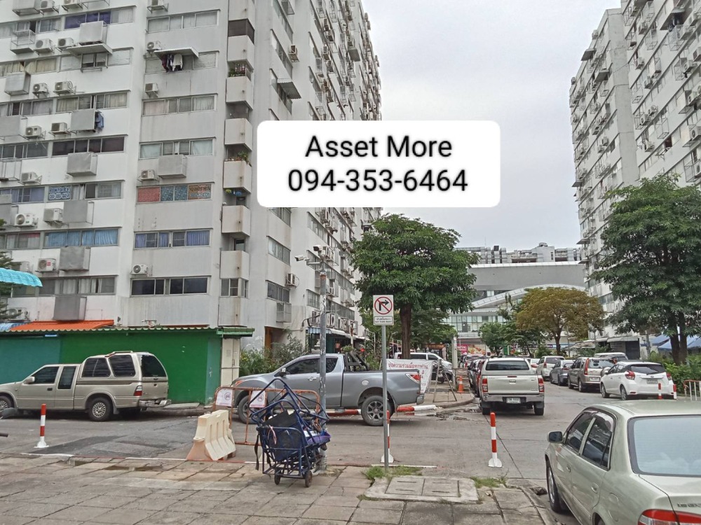 For RentRetail SpaceChaengwatana, Muangthong : For rent: 2 connected shop rooms, Popular project, Muang Thong area, next to shopping areas: Cosmo Mall and Ruamjai Fresh Market