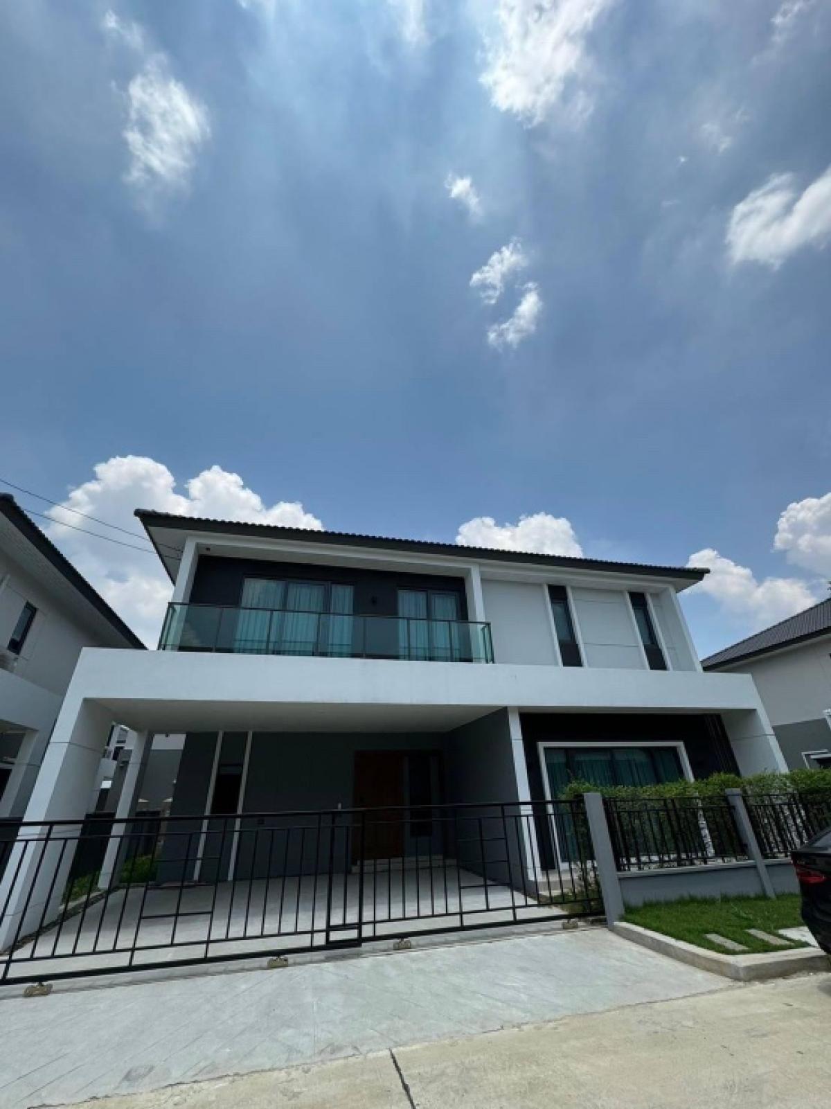 For RentHousePathum Thani,Rangsit, Thammasat : Single house for rent, Centro Vibhavadi