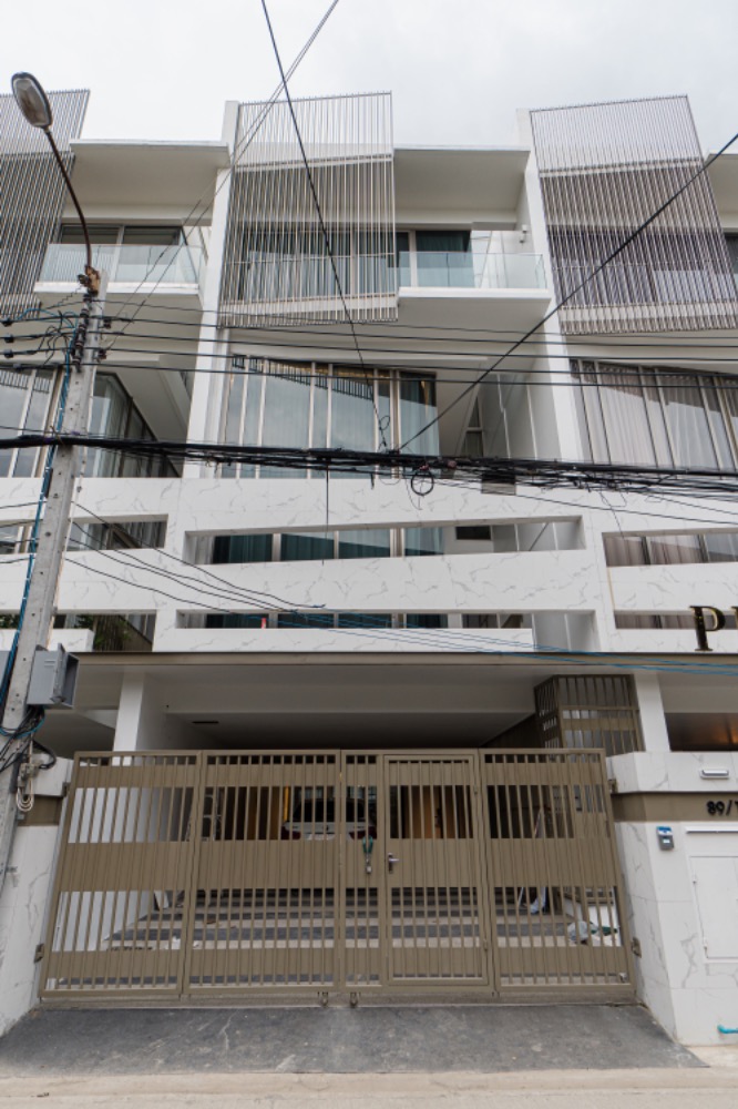 For SaleShophouseChokchai 4, Ladprao 71, Ladprao 48, : 📣Prime location - Luxurious 4-storey townhouse, Lux 35 Ratchada-Lat Phrao, in a potential location in the Ratchada-Lat Phrao area.