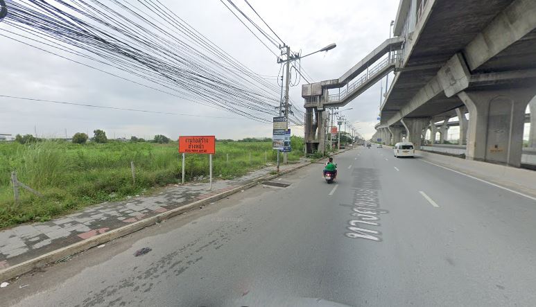 For SaleLandSamut Prakan,Samrong : Large plot of land for sale on Bangna-Trad Road, Km. 29, outbound, suitable for large projects, width 97 meters.