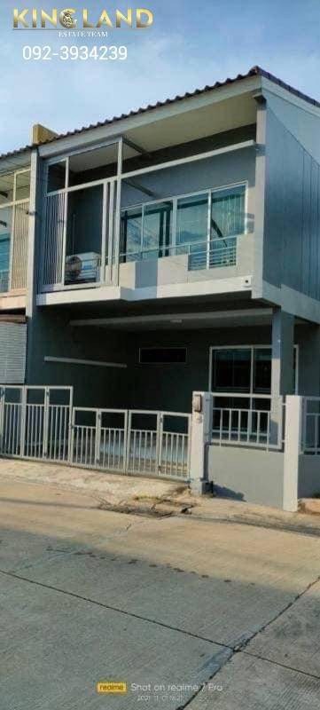 For RentTownhousePathum Thani,Rangsit, Thammasat : #For rent, 2-storey townhouse, end unit, 2 bedrooms, 2 bathrooms, 32.5 sq m, The Trust Village, Lam Luk Ka Road, Khlong 5, behind Wat Prachum Rat (Big Buddha statue), before going up the outer ring road #Ready to move in January 1, 2025, rent 13,000 baht 