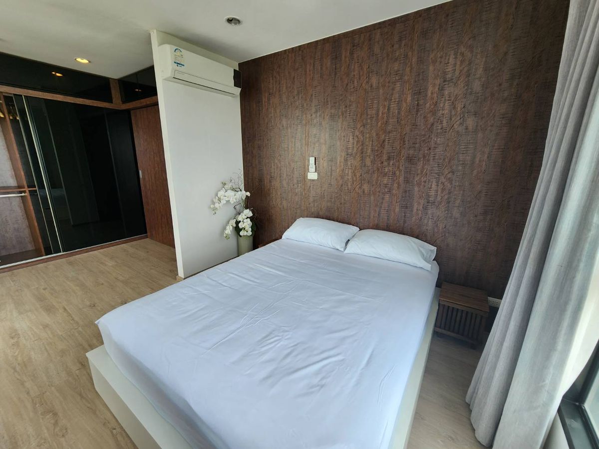 For RentCondoThaphra, Talat Phlu, Wutthakat : For rent, very cheap, Ideo Sathorn Tha Phra (Ideo sathorn thapra), next to BTS Pho Nimit, 300 meters, fully furnished, only 8,000baht.