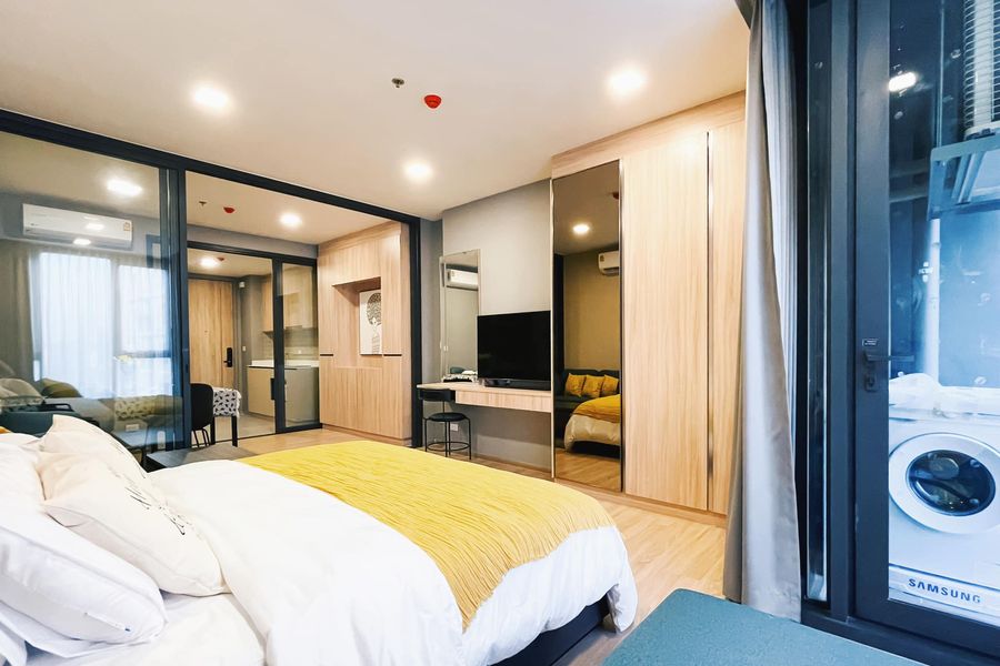 For RentCondoRatchathewi,Phayathai : XT Phayathai【𝐑𝐄𝐍𝐓】🔥 Very minimalist room, fully furnished, spacious room, near BTS Phayathai, available this December 🔥 Contact Line ID: @hacondo