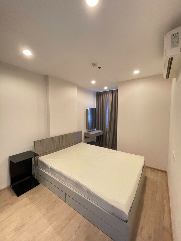 For RentCondoThaphra, Talat Phlu, Wutthakat : For rent, very cheap, Ideo Sathorn Tha Phra (Ideo sathorn thapra), next to BTS Pho Nimit, 300 meters, fully furnished, only 8,000baht.