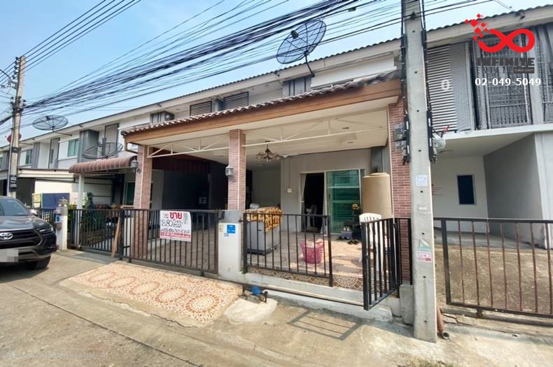 For SaleTownhomePathum Thani,Rangsit, Thammasat : For sale: 2-storey townhouse, 17.4 square wah, Pruksa Village 92, Rangsit - Lam Luk Ka, near the Green Line electric train, Lam Luk Ka Road