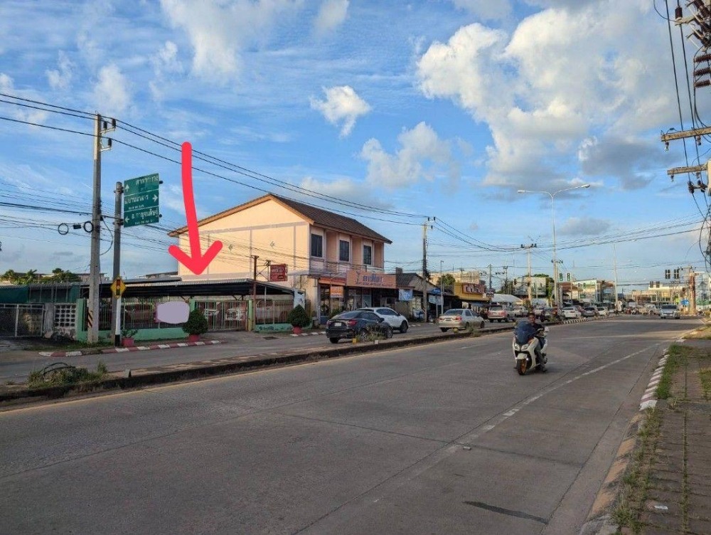 For SaleLandKoh Samui, Surat Thani : Land for sale in the heart of Surat Thani city, on Sri Kasem Road, near Nai Luk Intersection.