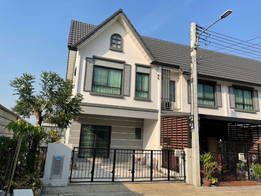 For SaleTownhousePathum Thani,Rangsit, Thammasat : For sale: Modi Villa Ratchapruek-Tiwanon, corner house