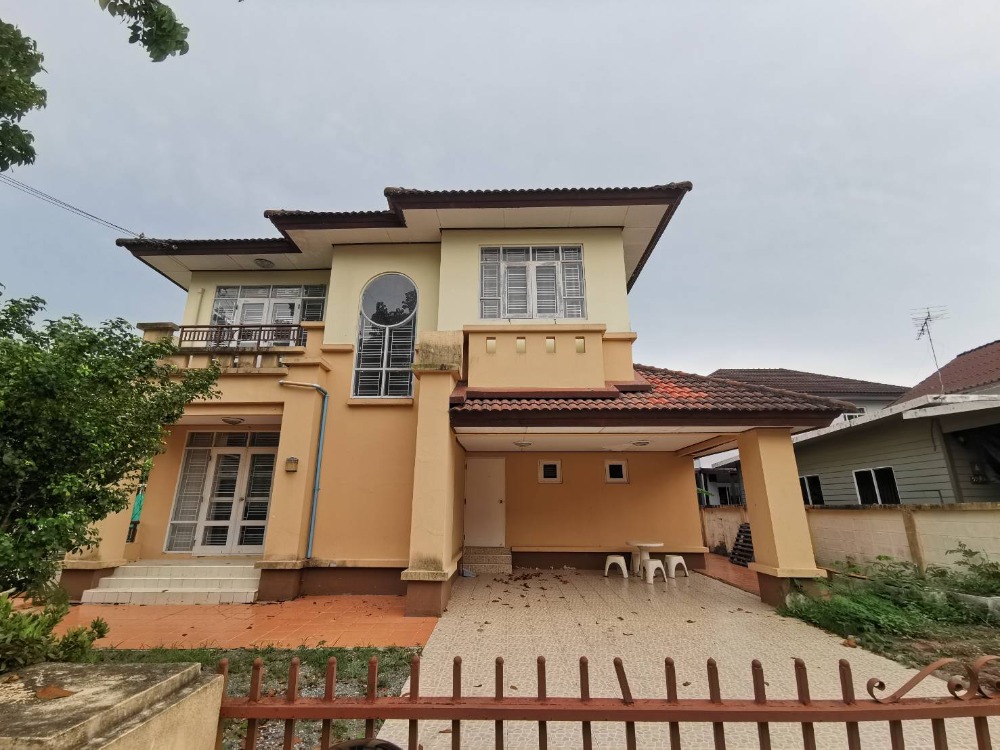 For SaleHousePathum Thani,Rangsit, Thammasat : For sale: 2-storey detached house with vacant land on the side, near Thai Market, Aiyara Market, Thammasat University