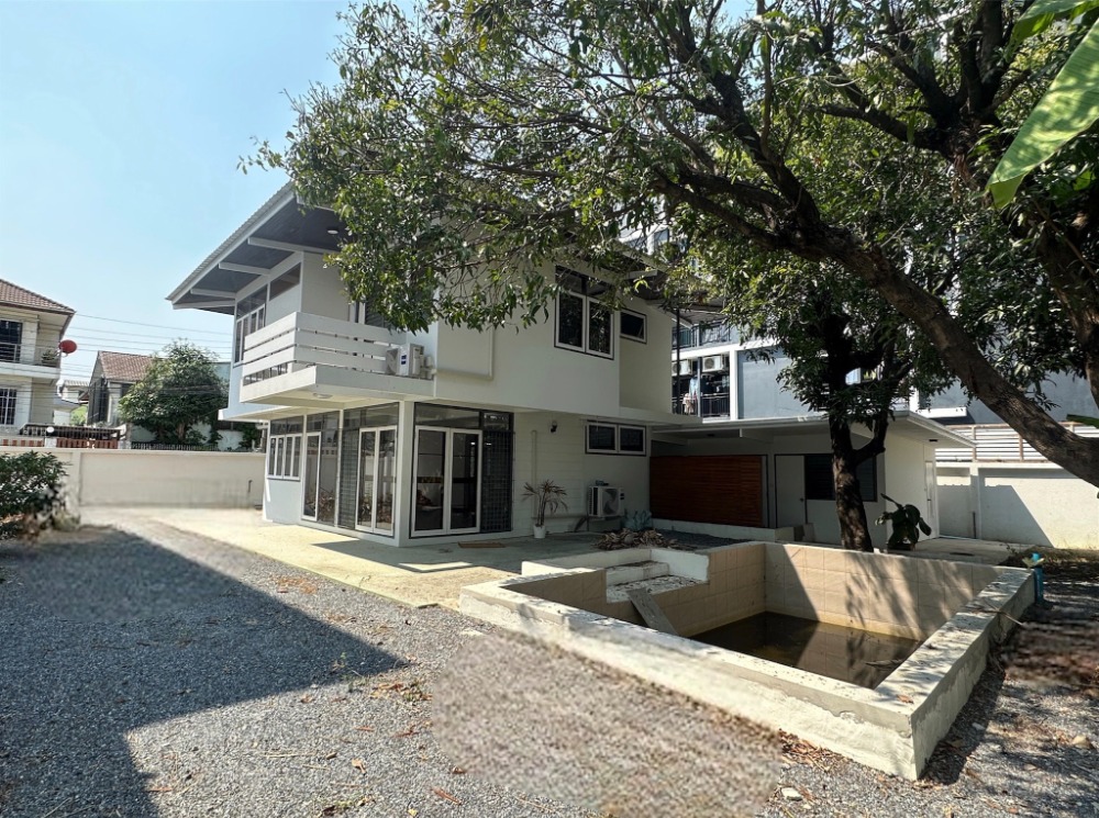 For RentHome OfficeOnnut, Udomsuk : Single house for rent, near BTS Bangchak, only 300 meters. Suitable for Home Office, private residence or other businesses.