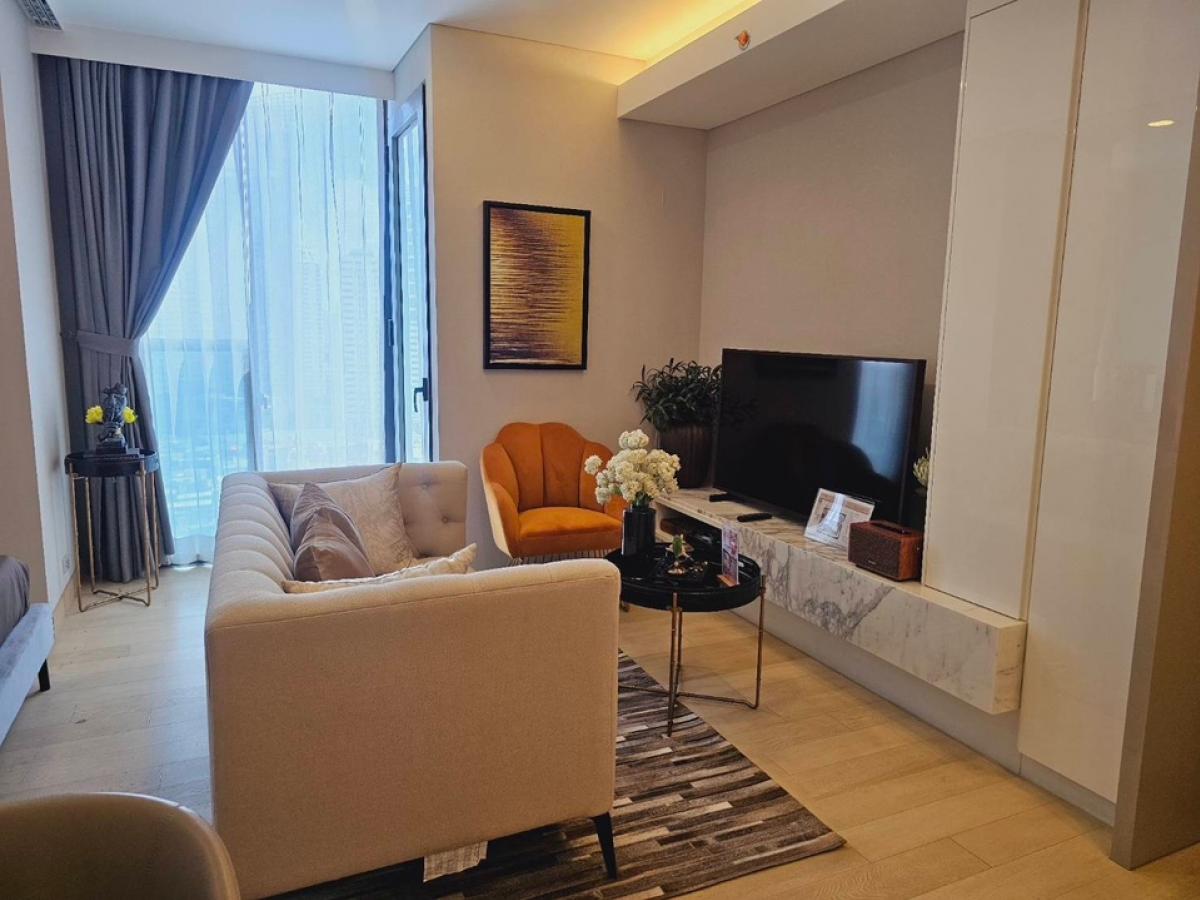 ขายคอนโดคลองเตย กล้วยน้ำไท : 📢👇Luxurious condominium in the heart of Asoke-Rama 4, conceige service from a world-class hotel , also many special offer such as free transfer expenses etc.