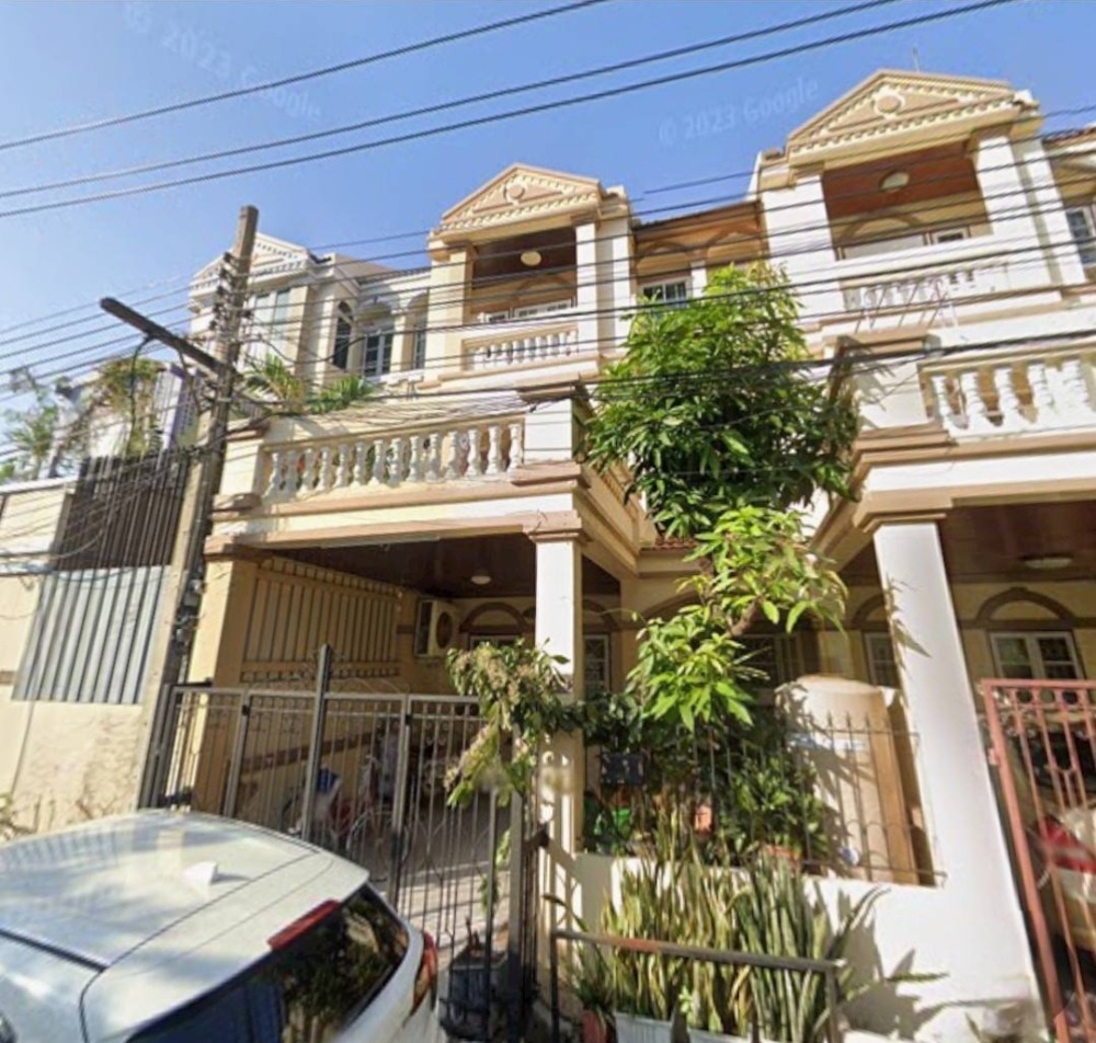 For RentTownhouseOnnut, Udomsuk : For rent: 3-storey townhouse, Pridi 13, Phra Khanong, On Nut area, suitable for home office or residence, 1.7 km from BTS Phra Khanong.