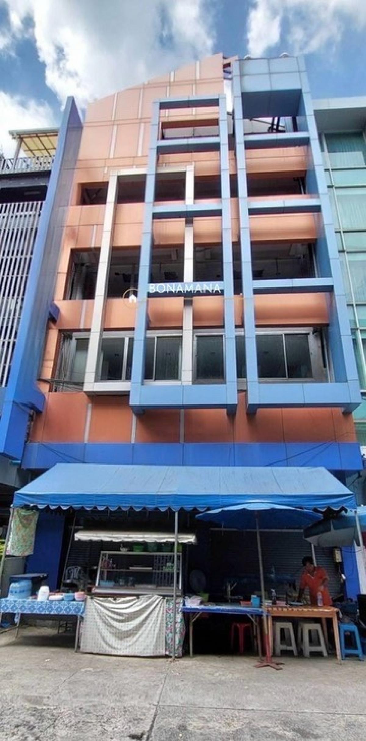 For RentShophouseSukhumvit, Asoke, Thonglor : 2-booths commercial building, Asoke (BTS Asoke 70m)