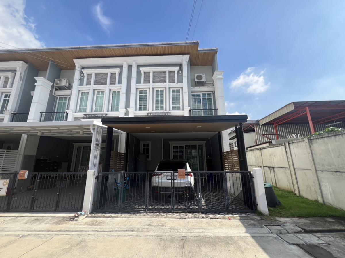 For RentTownhouseBangna, Bearing, Lasalle : Townhouse for rent at Bangna-Samrong area