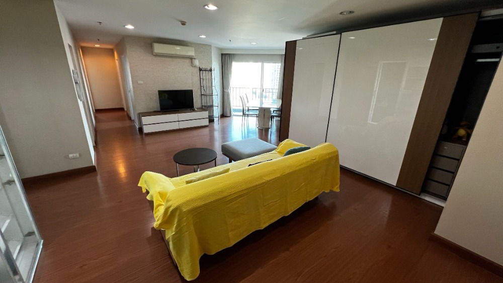 ขายคอนโดพระราม 9 เพชรบุรีตัดใหม่ RCA : Hot deal Sale 3 Bed 2 Bath 12.5 MB. From 13.9 MB. Belle Grand Rama9 with nice open view Ready to move in, next to MRT Rama 9