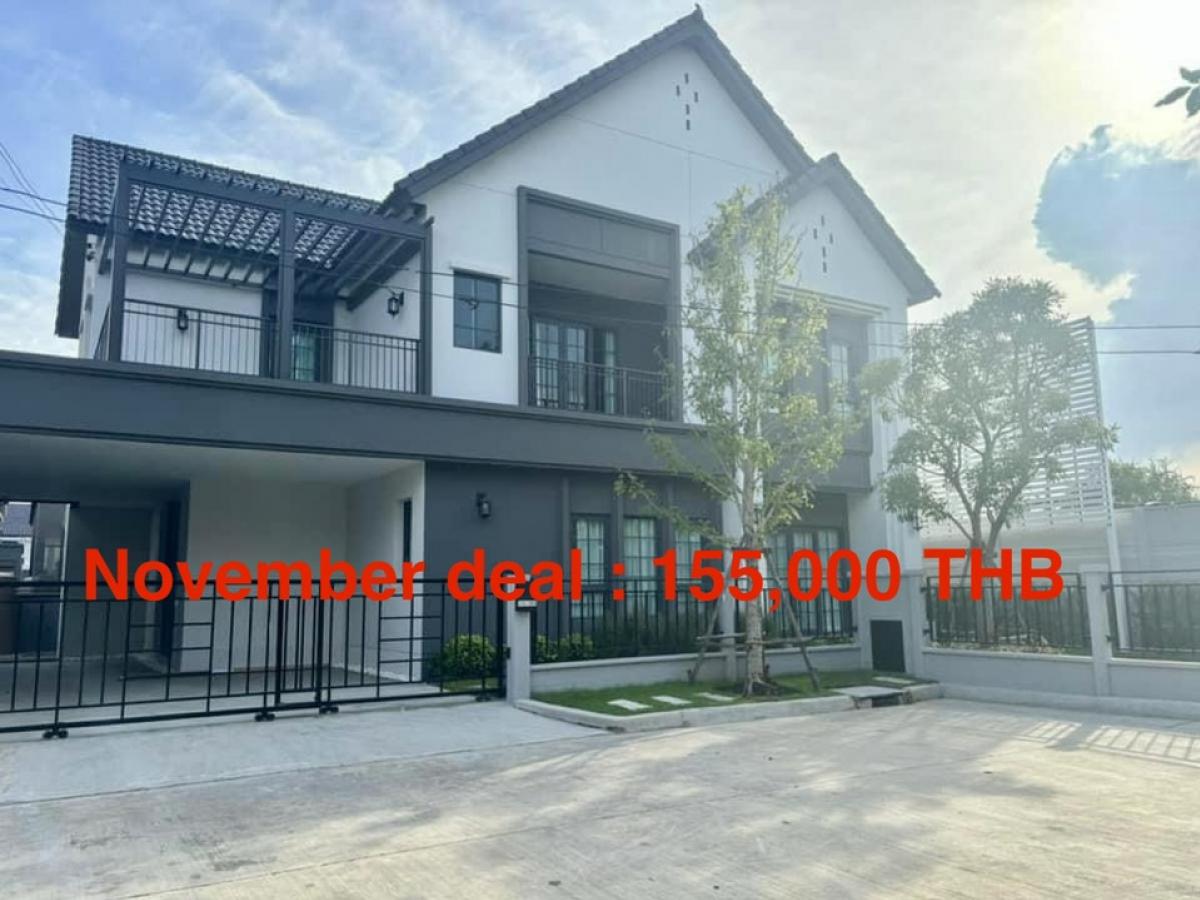 For RentHouseBangna, Bearing, Lasalle : 🌟For rent: detached house in Centro Bangna. This two-storey detached house features 4 bedrooms and 5 bathrooms. Located near Mega Bangna.🔑 Rental Fee: 165,000 THB/Month