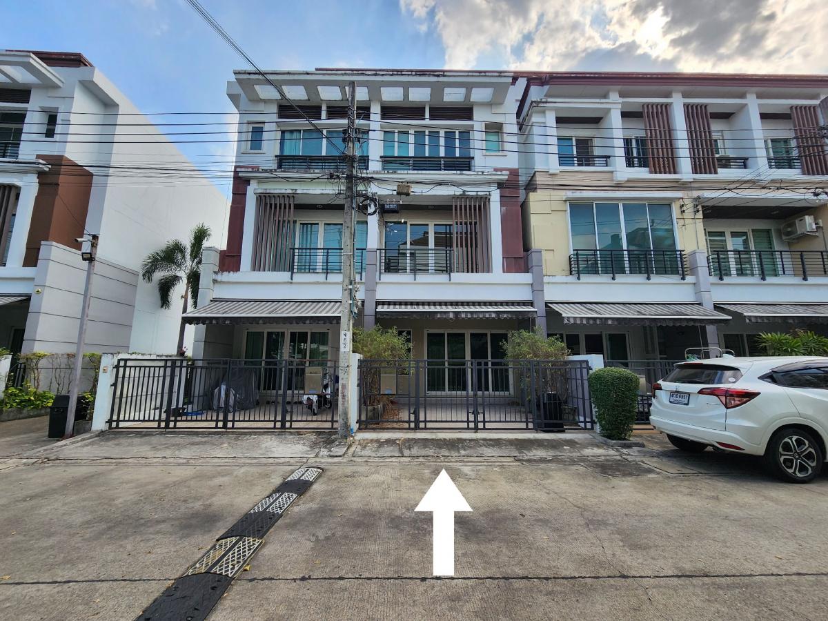 For RentTownhouseKaset Nawamin,Ladplakao : For Rent Townhome near Kasetsart University Soi Lat Pla Khao 12 出租房屋