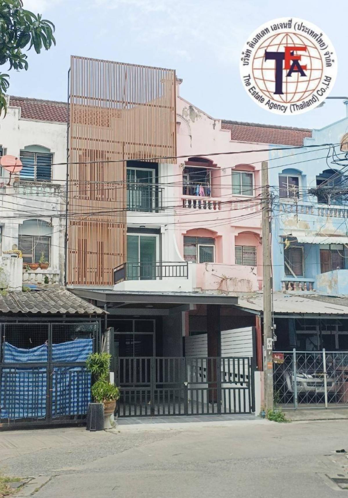 For SaleTownhouseNawamin, Ramindra : Townhouse for sale, 3 floors, Ram Intra 115, near Pink Line BTS, Bang Chan, only 700 meters, Fashion Island, Nopparat Hospital, Sinphaet Hospital, Sarasas School, Setthabut Bamphen School, Minburi Market, Ram Intra-Achanong Expressway, Safari World