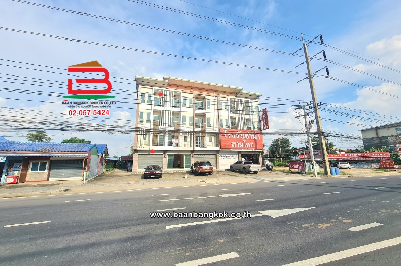 For SaleShophousePathum Thani,Rangsit, Thammasat : Commercial building (2 units), Sam Khok-Pathum Thani, next to Soi Wat Sakae, area 44 square wah, Highway No. 3111, Pathum Thani-Sena route, Sam Khok Subdistrict, Sam Khok District, Pathum Thani Province