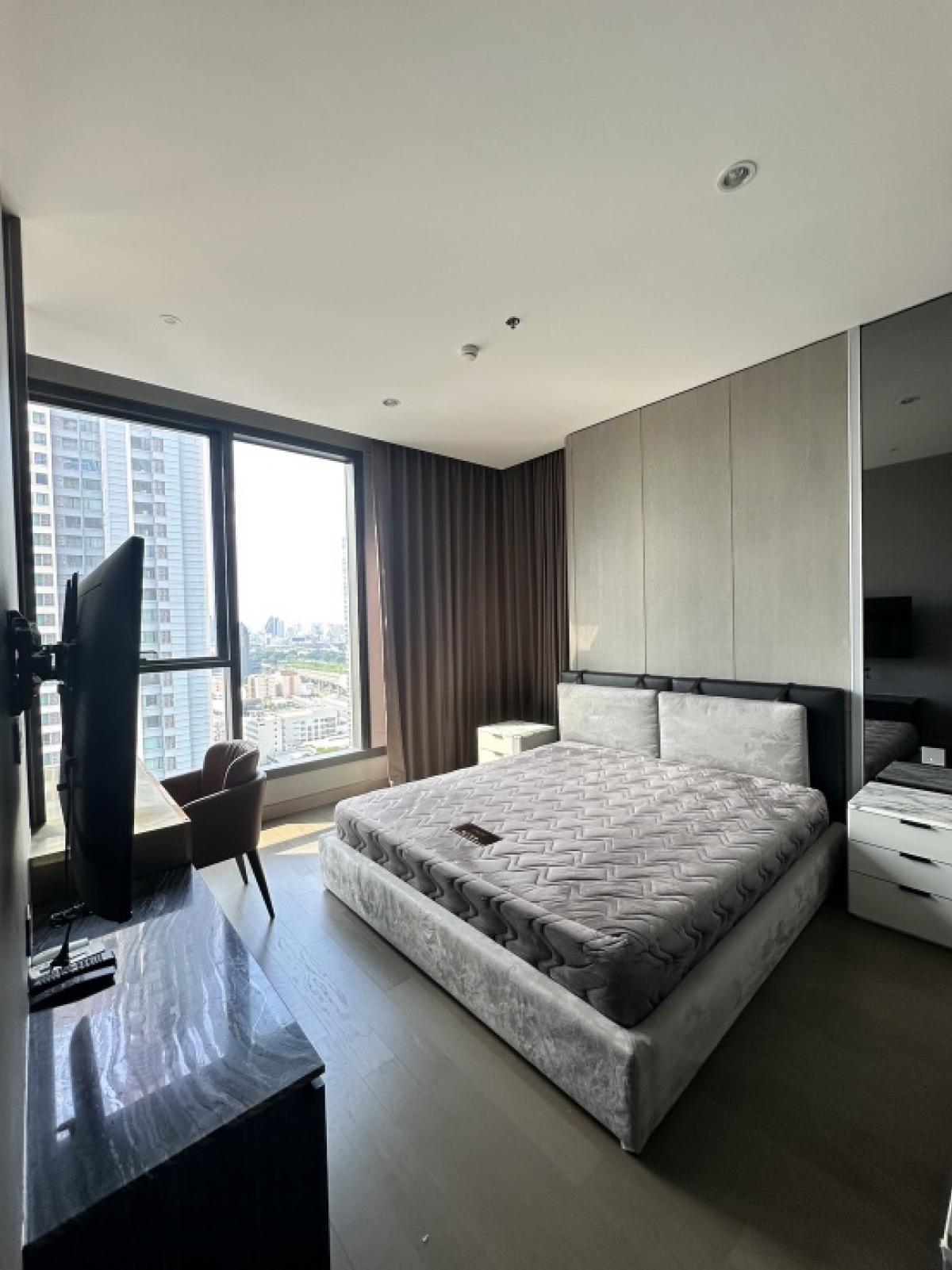 ให้เช่าคอนโดพระราม 9 เพชรบุรีตัดใหม่ RCA : ให้เช่า คอนโด The esse singha complex Floor 22 Size 75 sqmTwo bedroom two bathroom Rent fee 75,000 per month