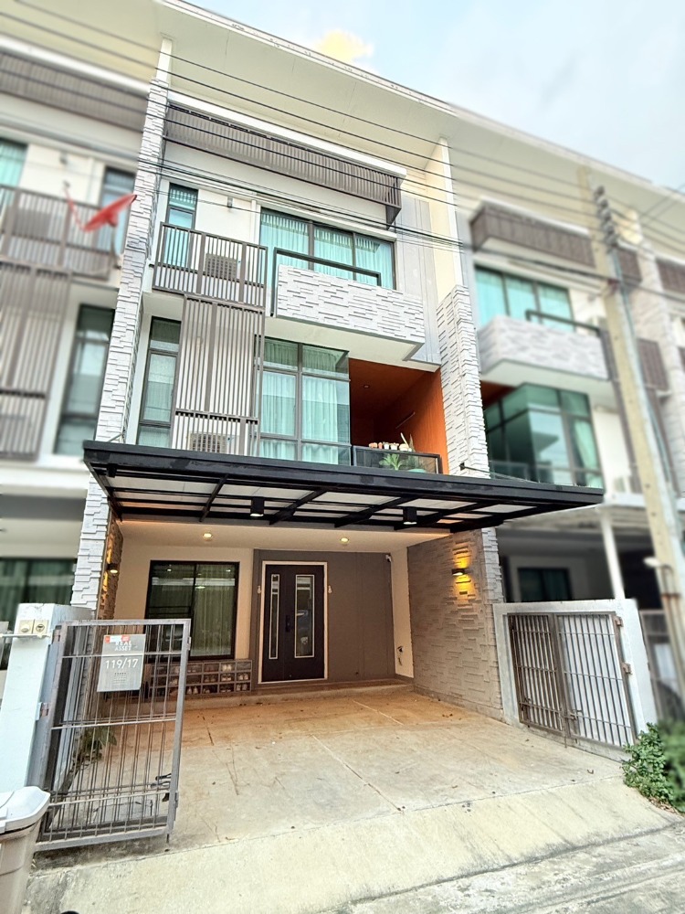 For SaleTownhouseKasetsart, Ratchayothin : Townhouse for sale, 3 floors, Plex Watcharapol Ramintra - Town house : Plex Watcharapol Ramintra