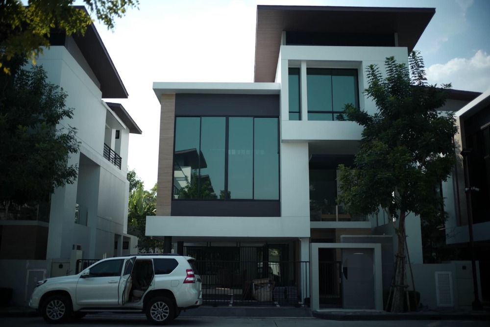 For RentHouseKaset Nawamin,Ladplakao : For rent, 3-storey detached house, Nirvana Beyond project, Kaset-Nawamin, air-conditioning, full furniture, 4 bedrooms, 5 bathrooms, rental price 130,000 baht per month [can register a company]