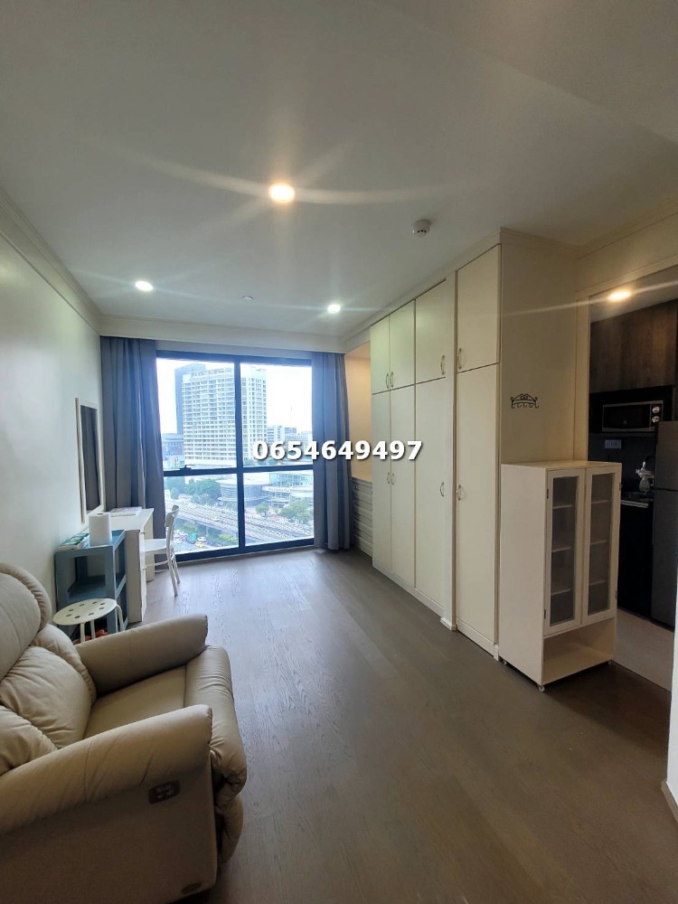 For SaleCondoSiam Paragon ,Chulalongkorn,Samyan : Urgent sale: Ashton Chula Silom, Studio room, size 24.5 sq m. Interested, please contact 065-464-9497.