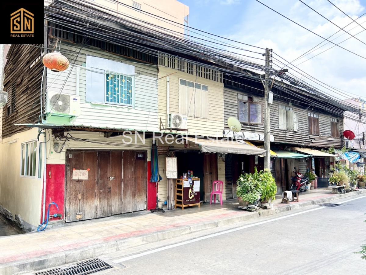 For SaleLandSathorn, Narathiwat : Land for sale with buildings, Soi Chan 35, city center, convenient access