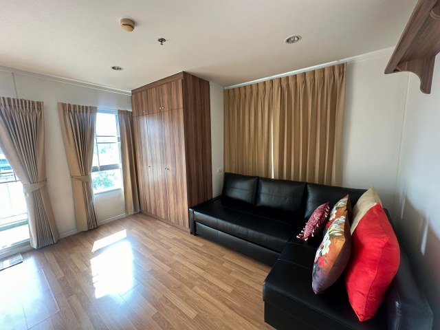 For SaleCondoRama9, Petchburi, RCA : Condo for sale Lumpini Park Rama 9 - Ratchada, area size 37.71 sq m, convenient to travel in and out of the city, with the MRT Blue Line passing through and near the Si Rat Expressway (Expressway No. 2), Huai Khwang District, Bangkok.