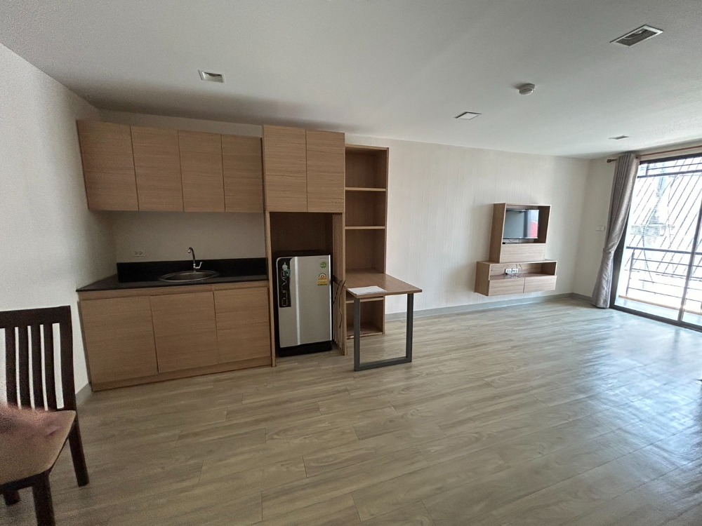 For SaleCondoPattaya, Bangsaen, Chonburi : Rare Corner Room! Consistently Rentable!! Condo for Sale: S Park Condo, Spacious 47.6 Sq.m, Near Amata Nakorn, Chonburi