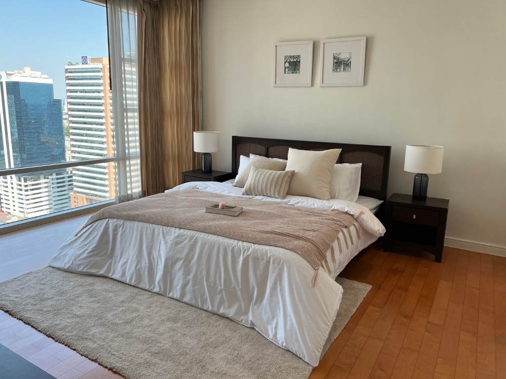 For RentCondoSukhumvit, Asoke, Thonglor : For Rent!! Pet-friendly condo near BTS Ekkamai, beautifully decorated, fully furnished, and ready to move in.