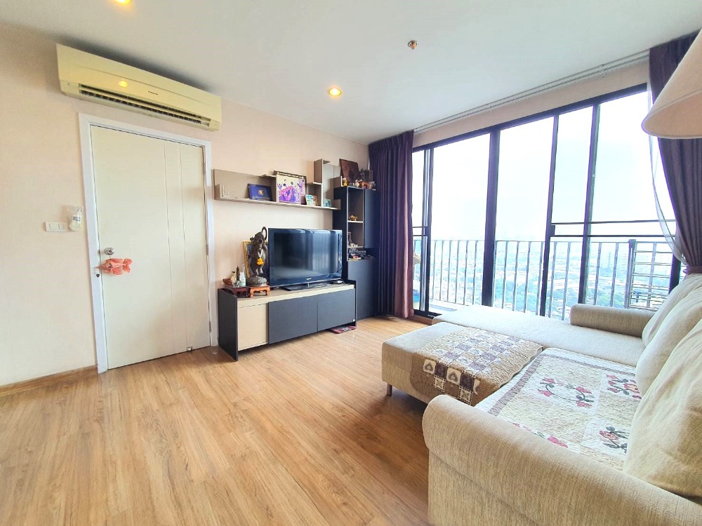 For SaleCondoBang Sue, Wong Sawang, Tao Pun : Selling a room at The Tree Interchange, near MRT, a million-dollar river view