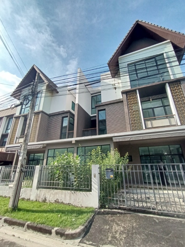 For SaleTownhomeBang Sue, Wong Sawang, Tao Pun : Townhouse for sale, semi-detached house, Flora Wong Sawang