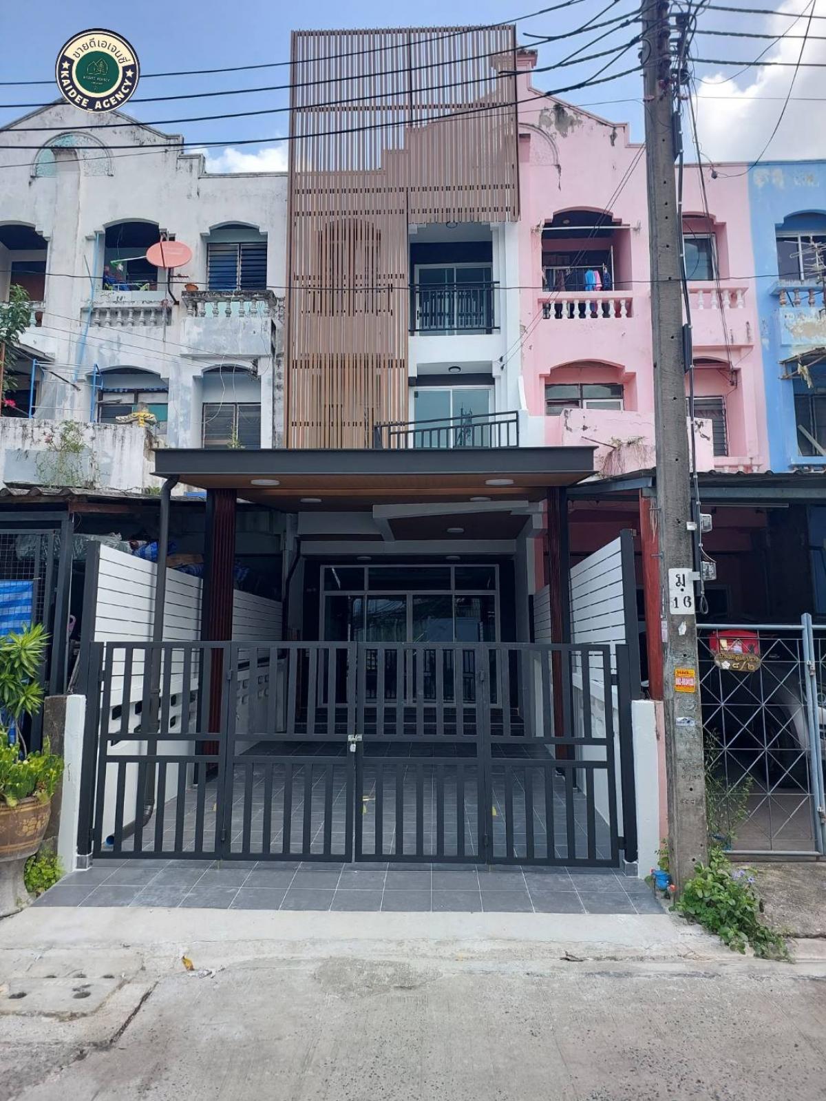 For SaleTownhouseNawamin, Ramindra : 3-storey townhouse, Ram Intra 115, Pink Line, Fashion Island, The Promenade, Siam Park, Bangkok Sea, Makro Ram Intra, Min Buri Market, Setthabut Bamphen School, Safari World Zoo, Big C, Makro, Lotus, HomePro