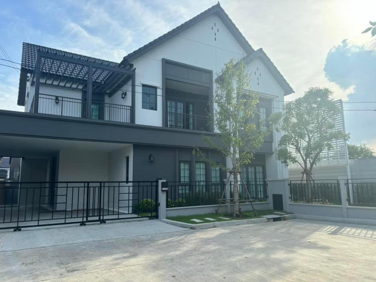 ให้เช่าบ้านสมุทรปราการ สำโรง : Centro Phase 2 Bangna for rent•Luxurious detached house in the city centerCentro Phase 2 Bangna出租•市中心的豪華獨立式住宅