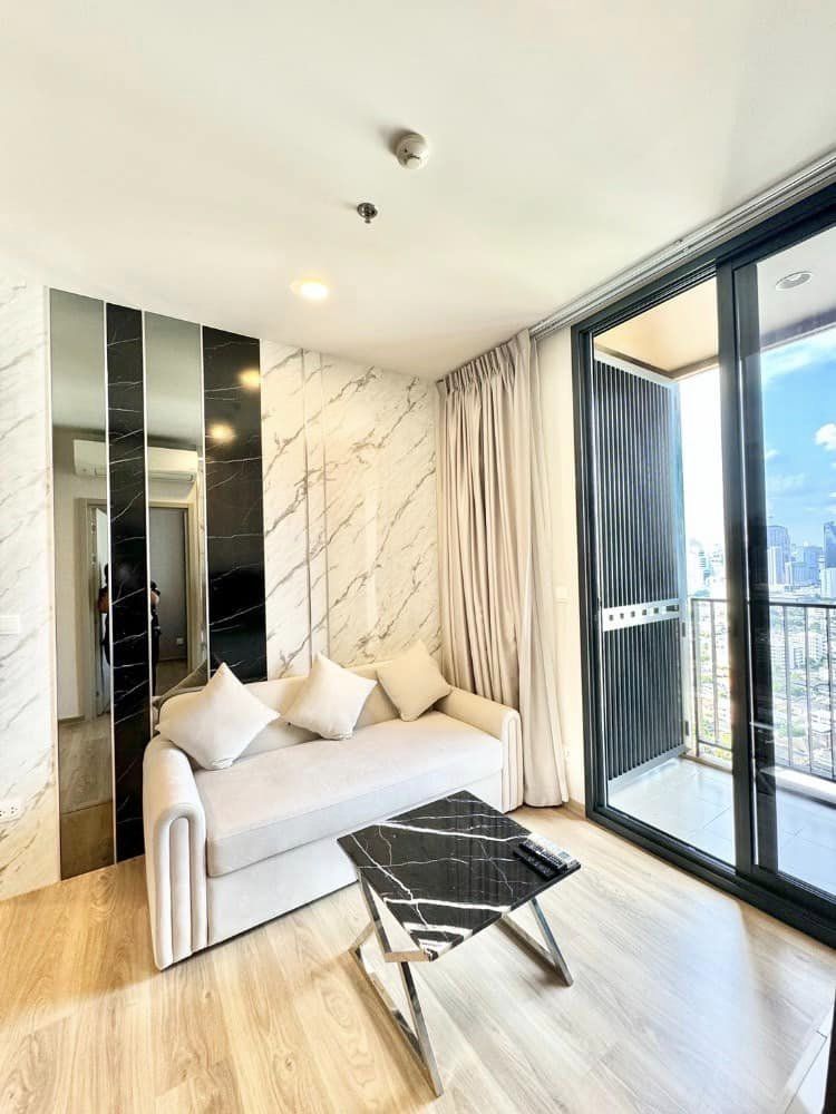 For RentCondoSukhumvit, Asoke, Thonglor : Condo for rent, 2 bedrooms, Oka Haus Sukhumvit 36 ​​🔥 Near BTS Thonglor 🔥