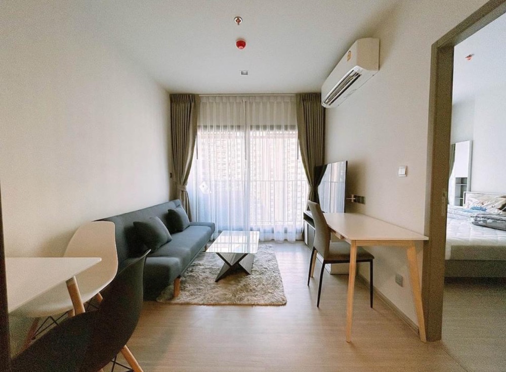 For RentCondoRama9, Petchburi, RCA : Life Asoke Hype near MRT Rama 9, convenient travel, ready to move in