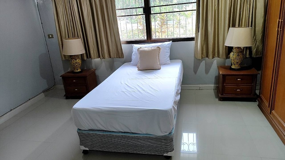 For RentCondoAri,Anusaowaree : Apartment Studio, small pets allowed, near BTS Ari