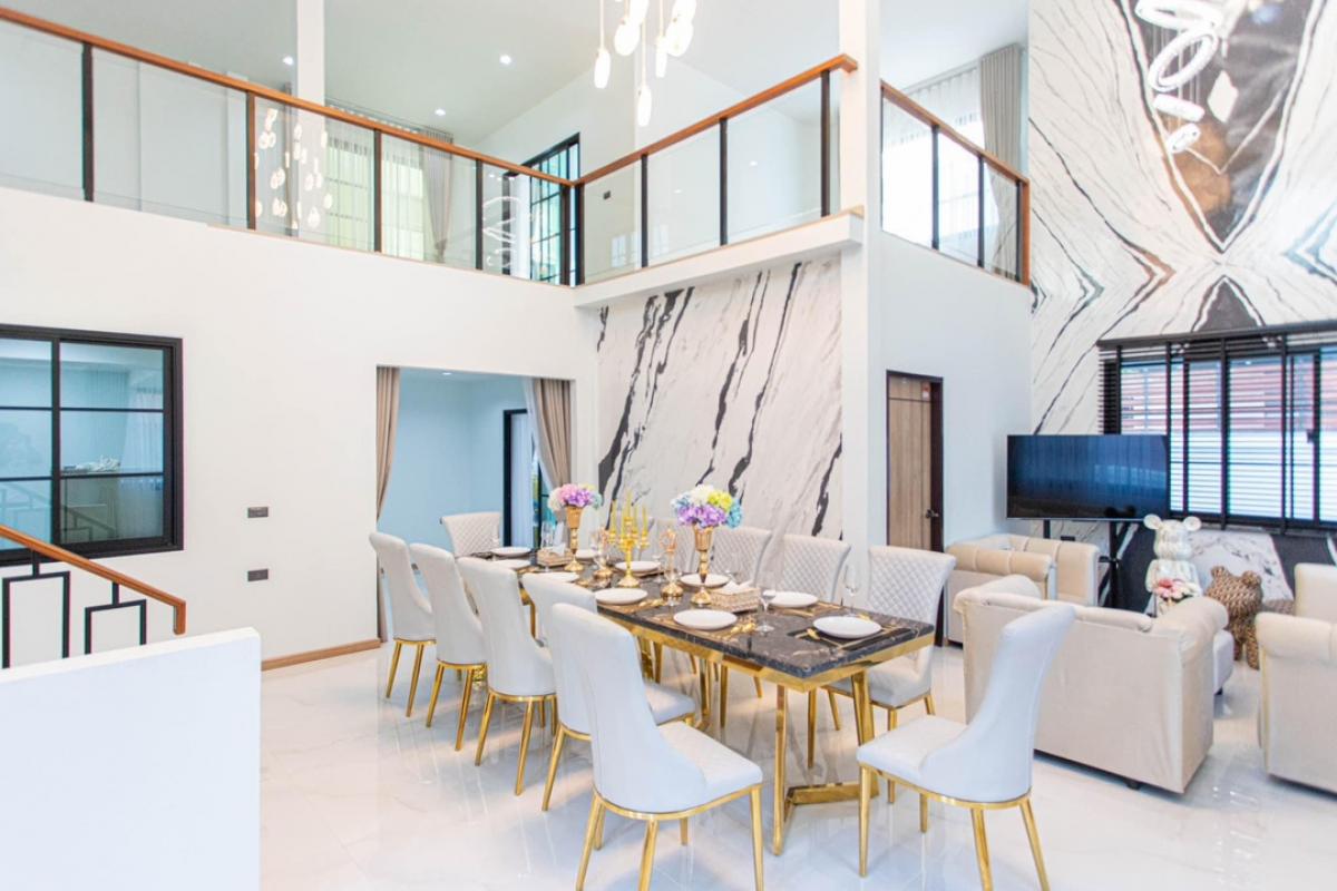 ให้เช่าบ้านรัชดา ห้วยขวาง : 📢👇 New Modern  Luxury Single House in Huai kwang, near many international schools, shopping malls and restaurants