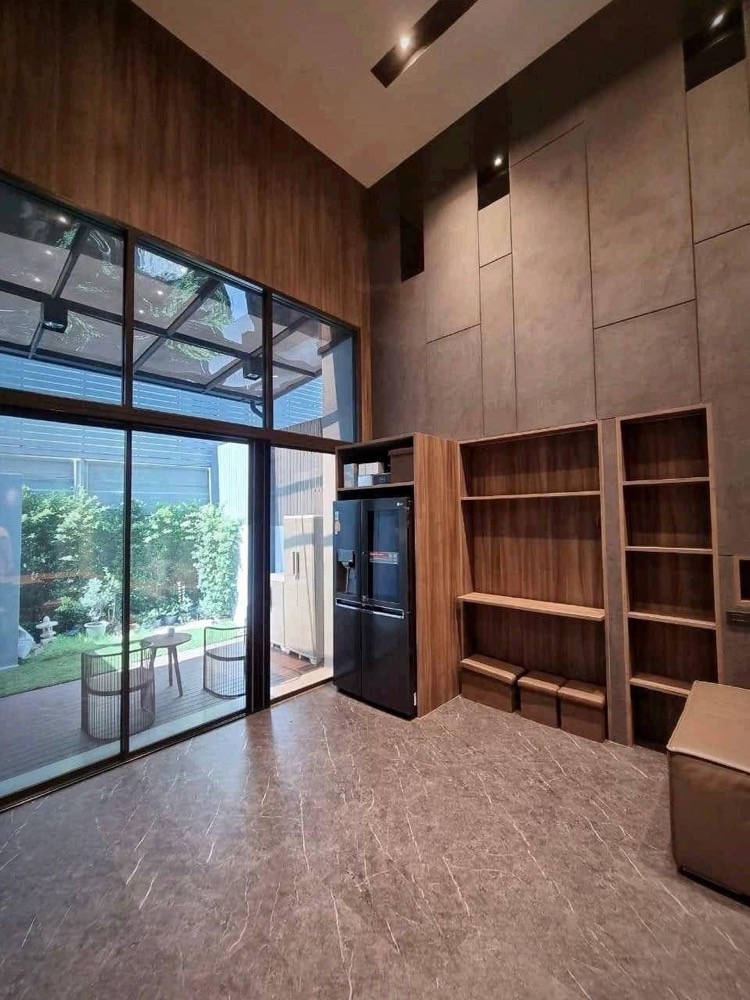 ขายทาวน์เฮ้าส์/ทาวน์โฮมพัฒนาการ ศรีนครินทร์ : For Sale: Townhome, Estara Heaven Pattanakarn 20, 3 Bedrooms /4 Bathrooms *Fully Furnished* Ready to move in