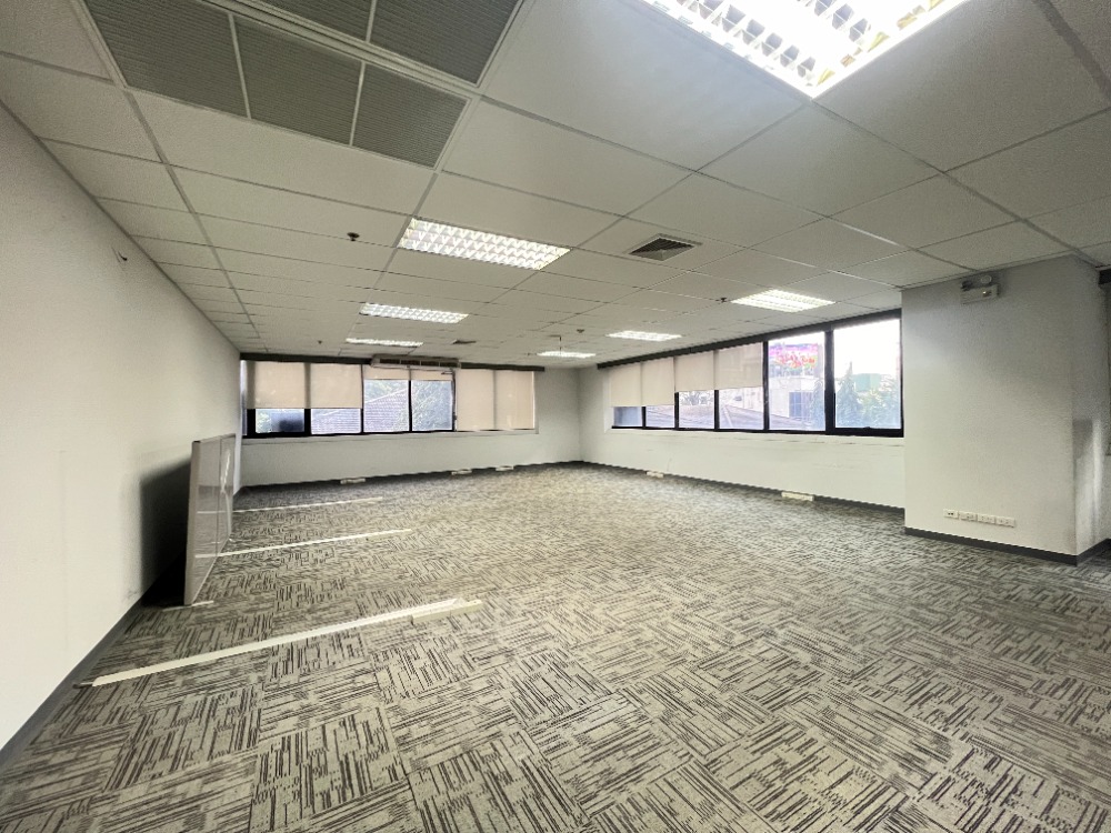 For RentOfficeRama9, Petchburi, RCA : RB100624 Office for rent, 2nd floor, Chamnan Phetchati Building, Business Center, Rama 9 Road