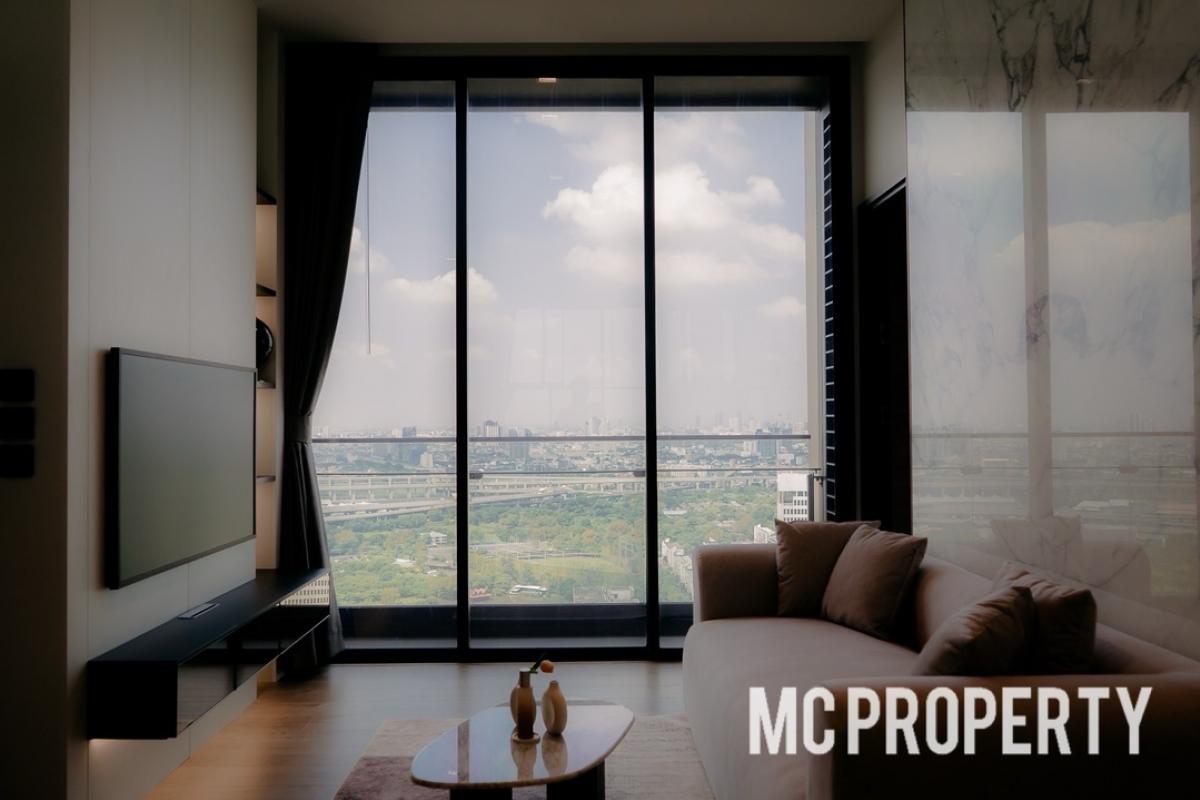 ให้เช่าคอนโดลาดพร้าว เซ็นทรัลลาดพร้าว : The Crest Park Residence 2 bedroom very rare unit park view high floor for rent only 80,000 baht please contact 0816878954