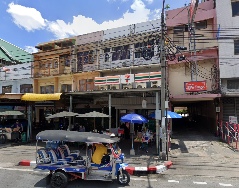 For SaleShophouseRama 8, Samsen, Ratchawat : For sale: 3-storey shophouse, 11 sq.w., with a 7-11 contract, on the main road, Nang Loeng Subdistrict, Dusit District, owner selling himself.