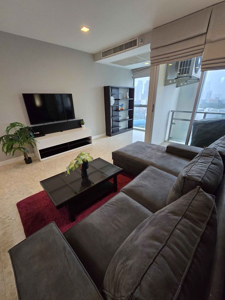 ให้เช่าคอนโดสุขุมวิท อโศก ทองหล่อ : Nusasiri Grand Condo Ekamai