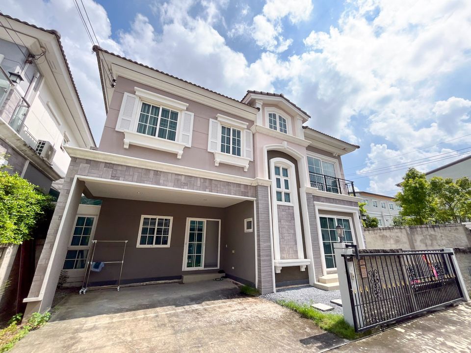 For RentHouseBang kae, Phetkasem : [Rent]  𝐆𝐨𝐥𝐝𝐞𝐧 𝐍𝐞𝐨 𝐒𝐚𝐭𝐡𝐨𝐫𝐧 Single-Detached House with 3 En-suite room type, Close to Sathorn