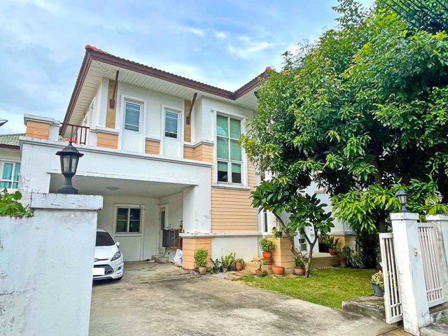 For RentHouseBangna, Bearing, Lasalle : MRT Sri Udom, fully furnished, 2-story detached house for rent, 62 sq m, 3 bedrooms, 3 bathrooms, 3