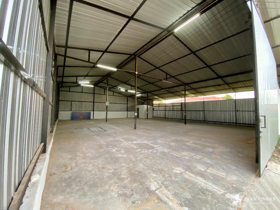 For RentWarehousePathum Thani,Rangsit, Thammasat : Warehouse for rent, usable area 270 sq m., Lam Luk Ka Khlong 7