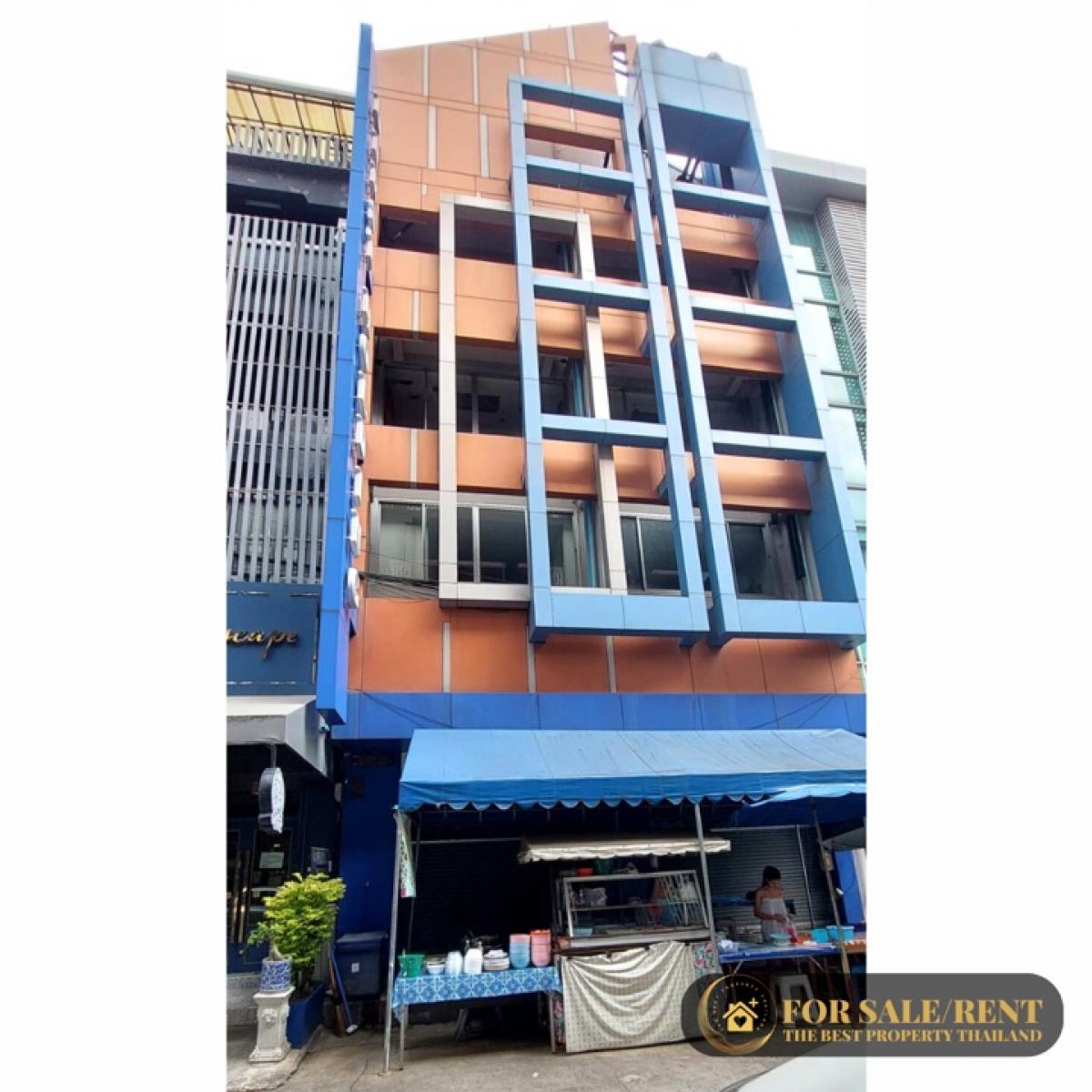 For RentShophouseSukhumvit, Asoke, Thonglor : RENT : Commercial Building near BTS Asoke 5.5 Storey 600 SQ.M. 🚝 90meter to BTS Asoke station (can walk)⭐️⭐️🌳350meter to Benchakitti Park = 220,000baht/month