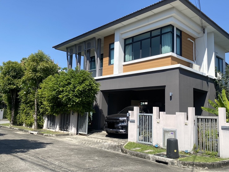 For RentHouseSamut Prakan,Samrong : Call 081-632-0632, 2-storey detached house for rent in King Kaew area, Etoll Java Bay Bangna-Suvarnabhumi project, corner house, large house, 76 square wah, fully furnished, for living only.