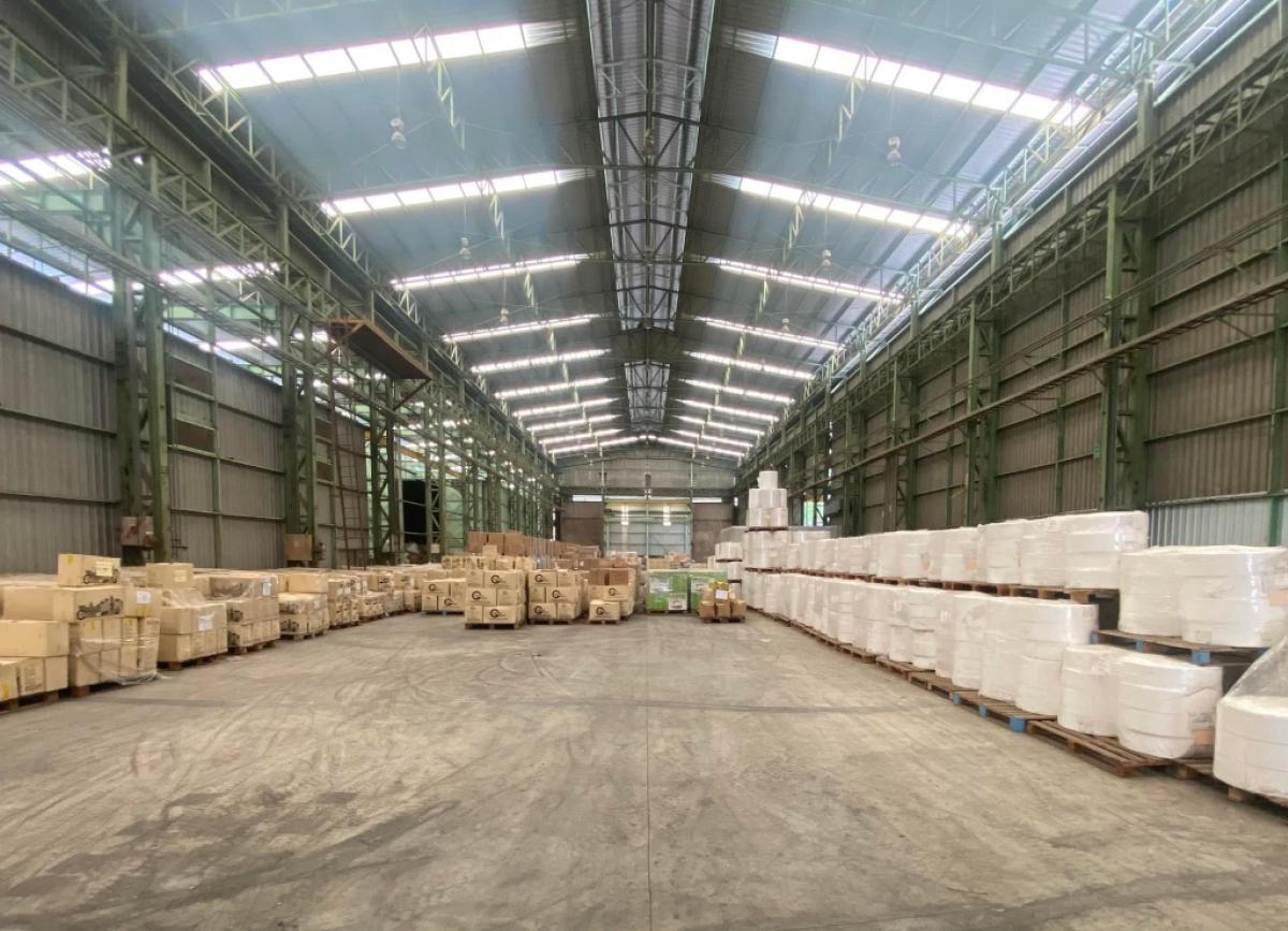 For RentFactoryBangna, Bearing, Lasalle : Factory for sale/rent with office building, 5 rai, 3 ngan, 25 sq m, 5658 sq m, purple area, with factory license 4, Bangna-Trad Road, Samut Prakan