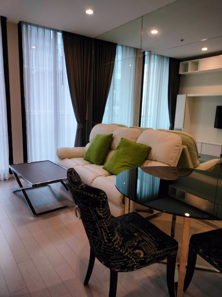 For RentCondoWitthayu, Chidlom, Langsuan, Ploenchit : Condo for rent: Noble Ploenchit, near BTS Ploenchit, only 100 meters away.